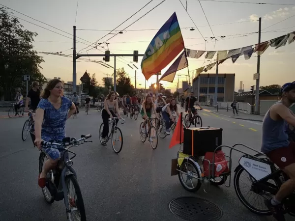 Velodemo – Too hot for cars